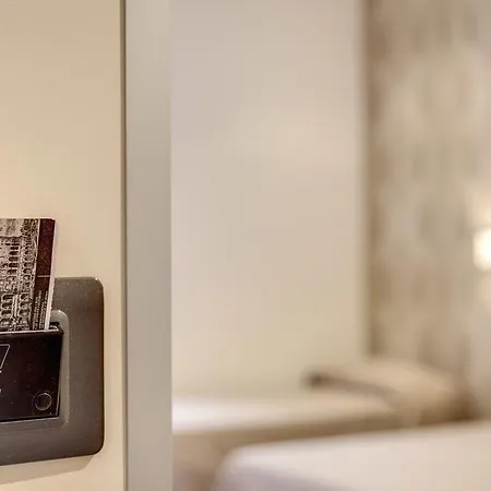 Alojamento de Acomodação e Pequeno-almoço Colosseo 28 3*