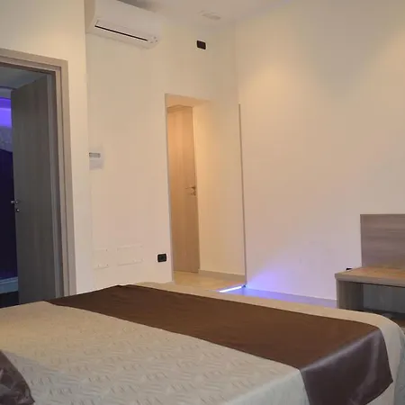 Alojamento de Acomodação e Pequeno-almoço Colosseo 28 3*